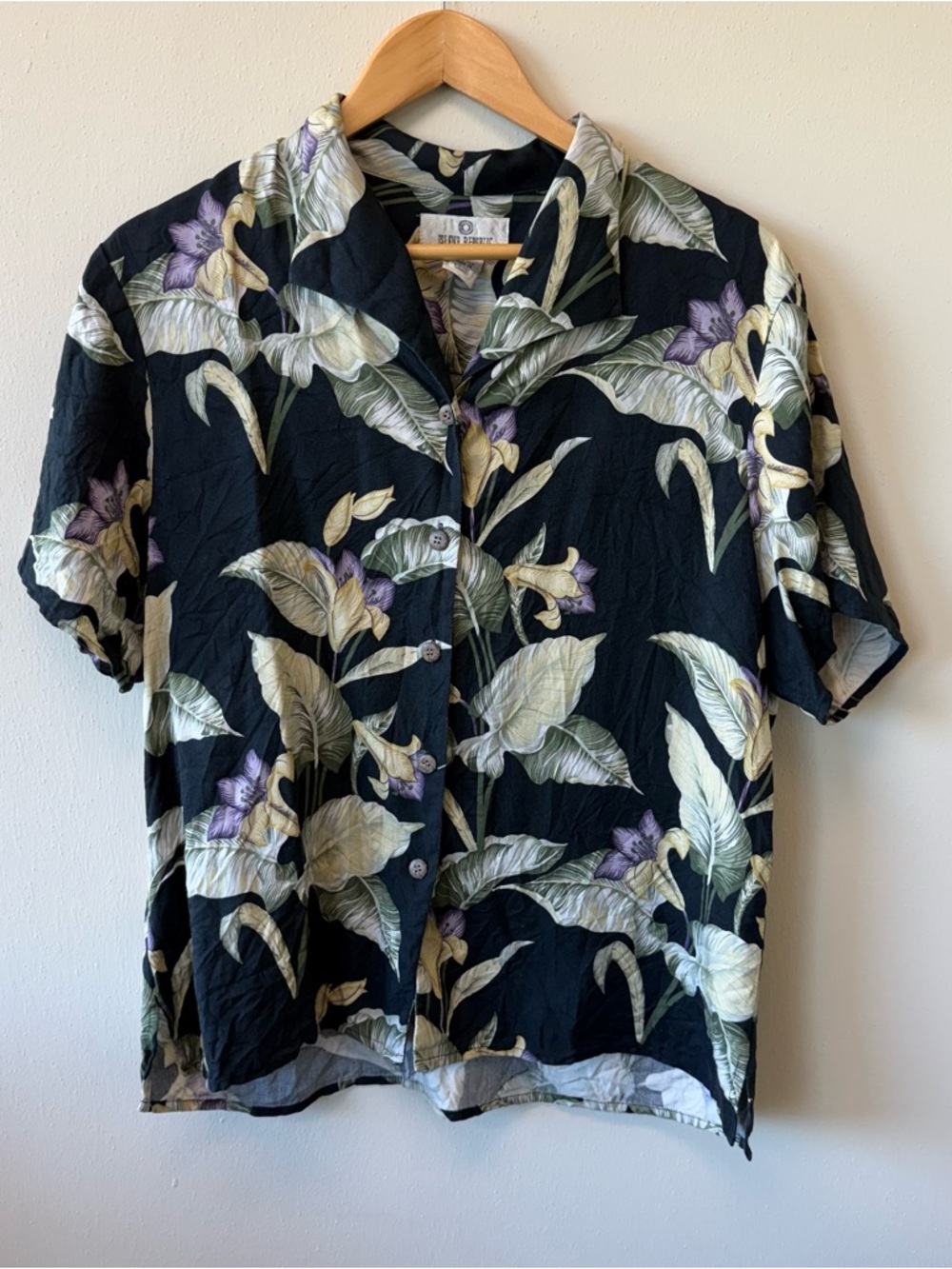 Vintage Island Republic Floral 100% Silk Hawaiian Button Down Shirt